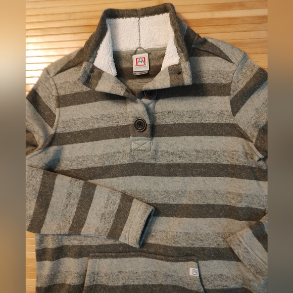 Avalanche Women's Outdoor Supply Pullover. XL - Picture 10 of 10